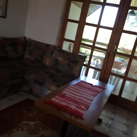 Shared With Garden Near Balaton منزل للإقامة زاماردي